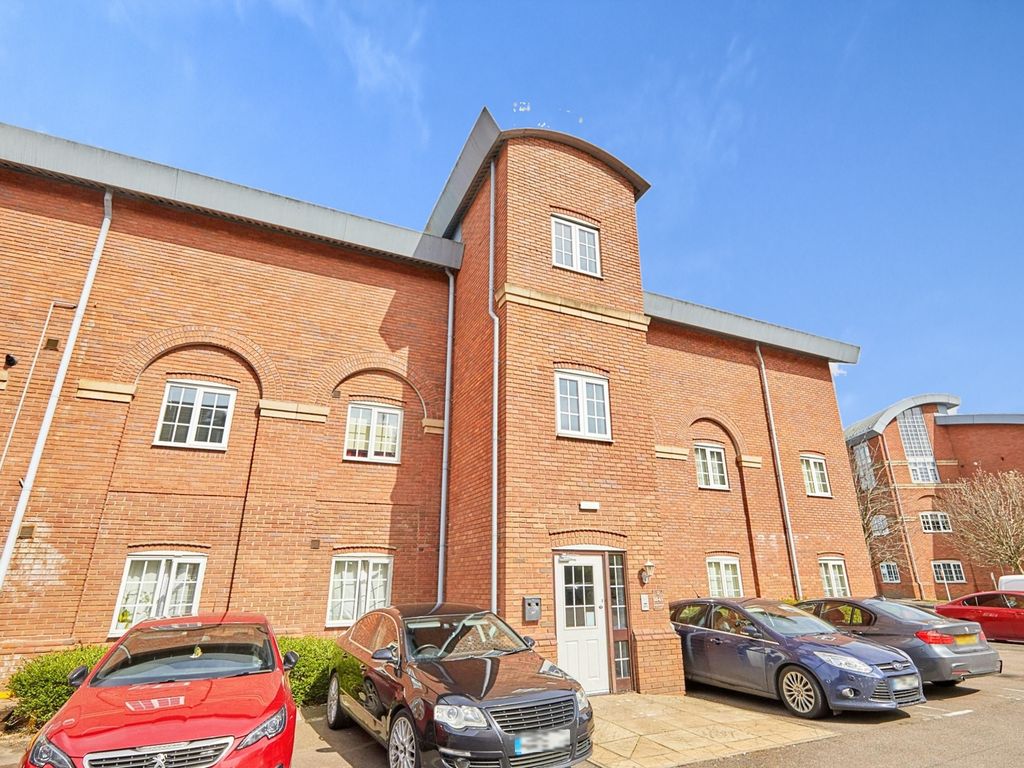 2 bed flat for sale in Caxton Court, Burton-On-Trent, Staffordshire DE14, £99,950