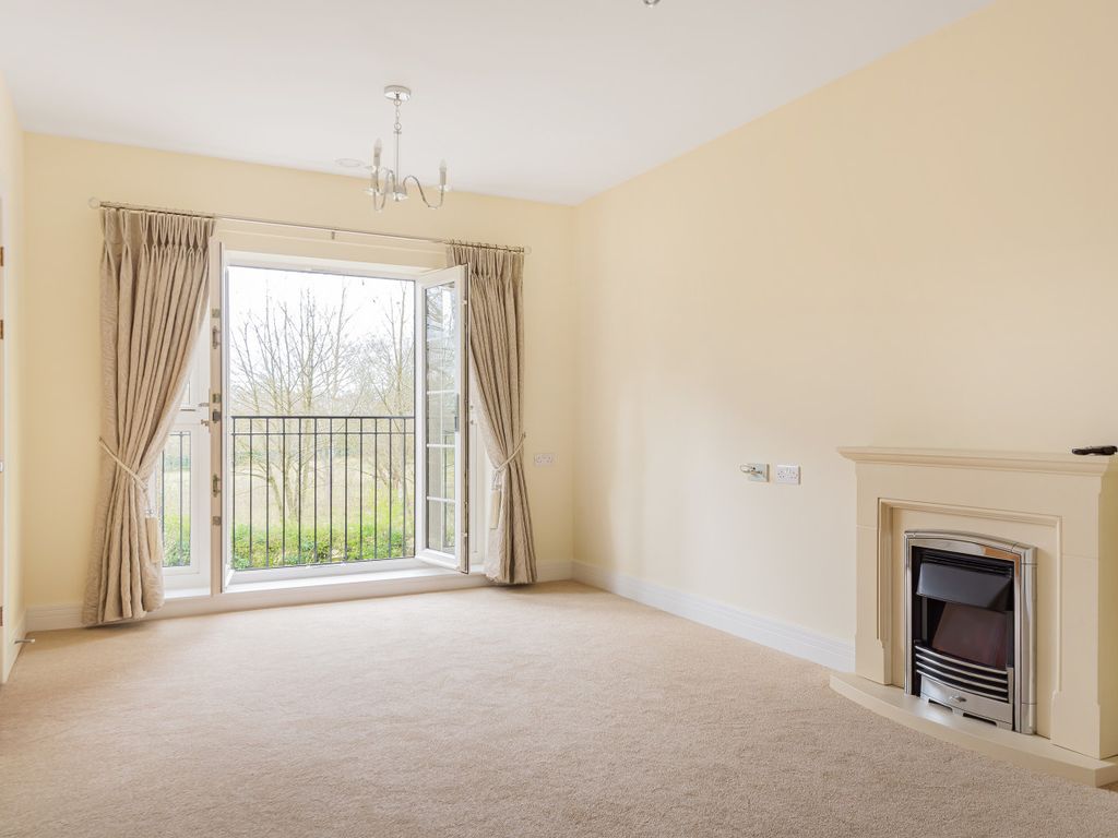 2 bed flat for sale in Four Ashes Road, Bentley Heath, Solihull B93, £299,950