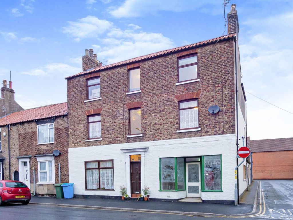 4 bed terraced house for sale in George Street, Driffield YO25, £175,000
