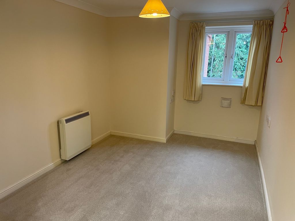 1 bed flat for sale in Webb Court, Drury Lane, Stourbridge DY8, £89,950
