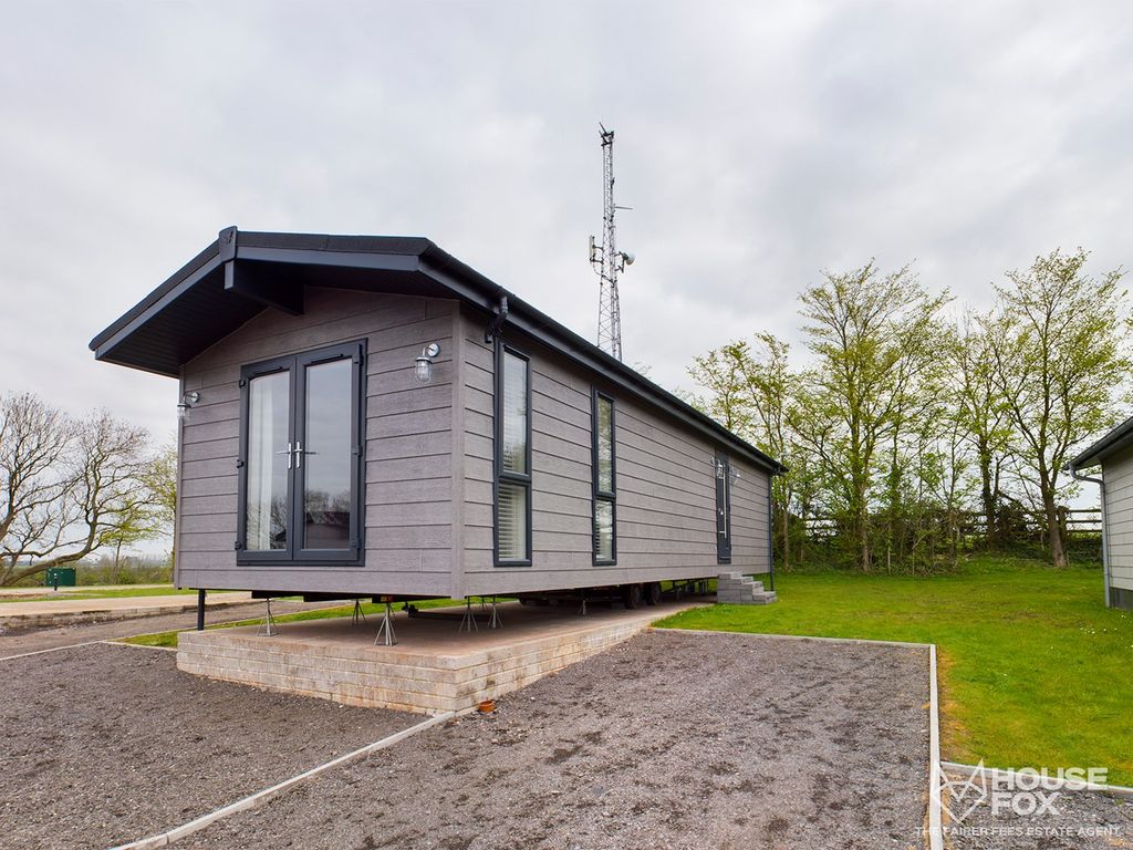 2 bed mobile/park home for sale in Lower Norton Lane, Kewstoke, Weston-Super-Mare BS22, £110,000