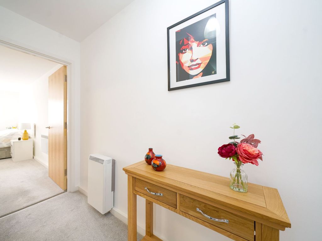 2 bed property for sale in Blackburn Road, Bolton BL1, £165,000