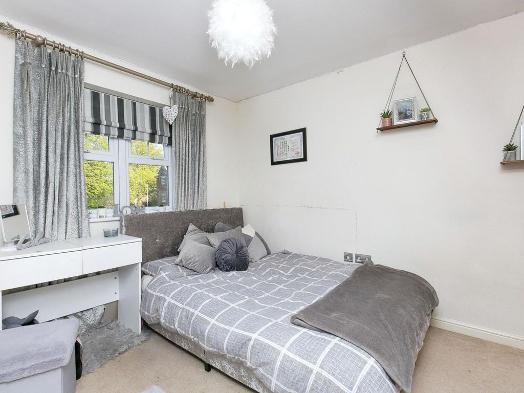 4 bed town house for sale in Llys Onnen, Llandudno Junction LL31, £275,000