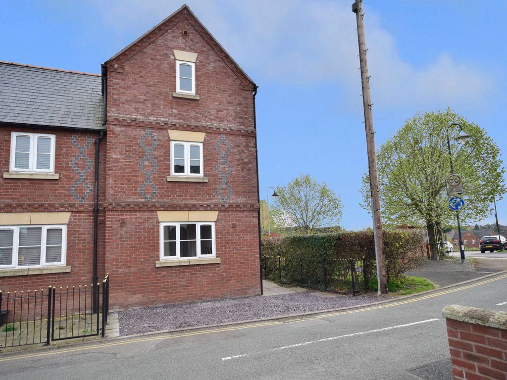 3 bed town house for sale in Pepper Street, Whitchurch SY13, £155,000