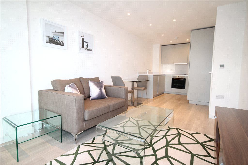 1 bed flat for sale in Saffron Central Square, Croydon CR0, £225,000