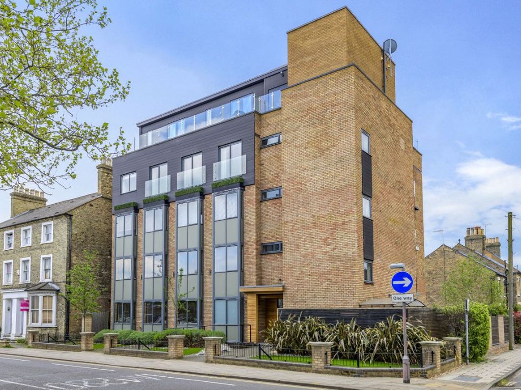 2 bed flat for sale in Grove Apartments, Goldington Road, Bedford MK40, £250,000