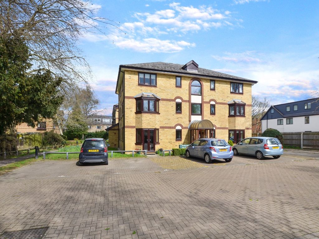 2 bed flat for sale in Burling Court, Cambridge CB1, £195,000