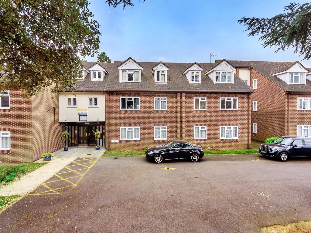 1 bed flat for sale in Wickham Court Road, West Wickham BR4, £170,000