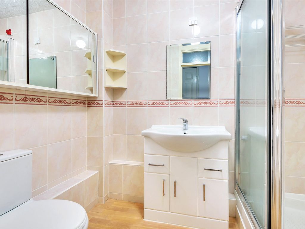 1 bed flat for sale in Wickham Court Road, West Wickham BR4, £170,000