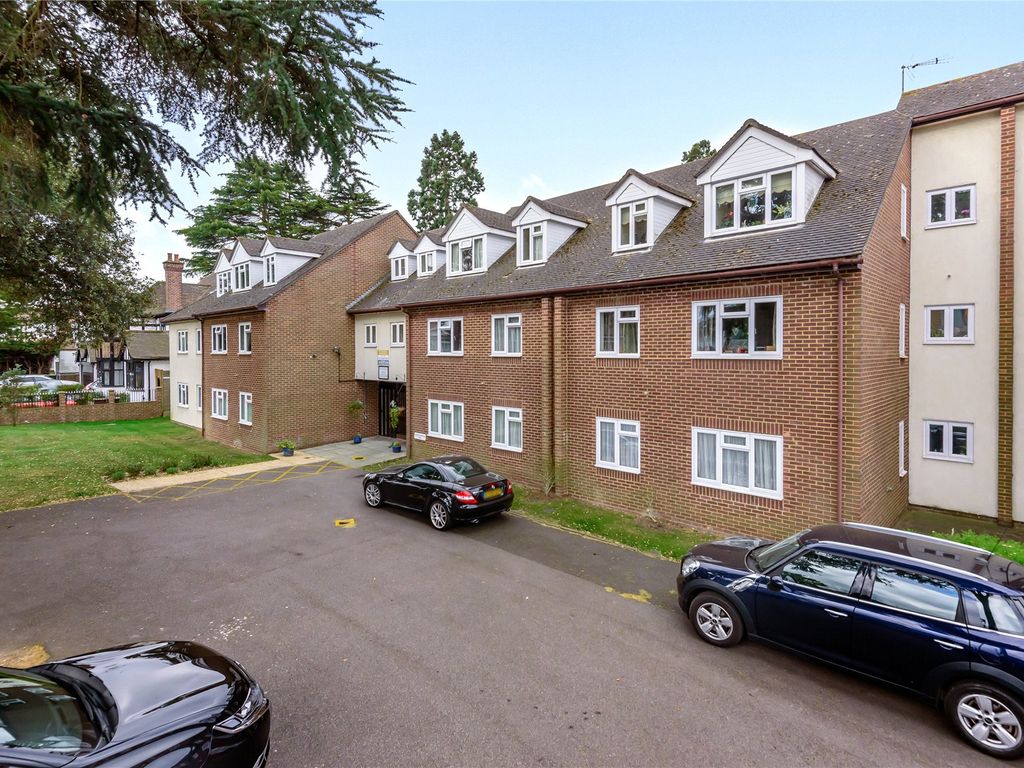 1 bed flat for sale in Wickham Court Road, West Wickham BR4, £170,000