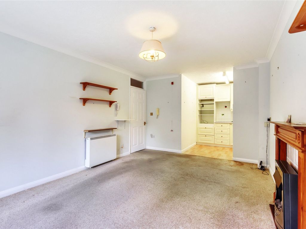 1 bed flat for sale in Wickham Court Road, West Wickham BR4, £170,000