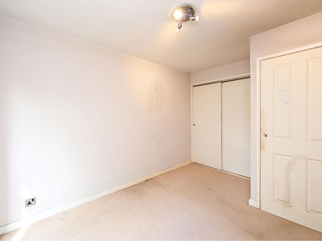 1 bed flat for sale in Greenfield Way, Preston PR2, £70,000