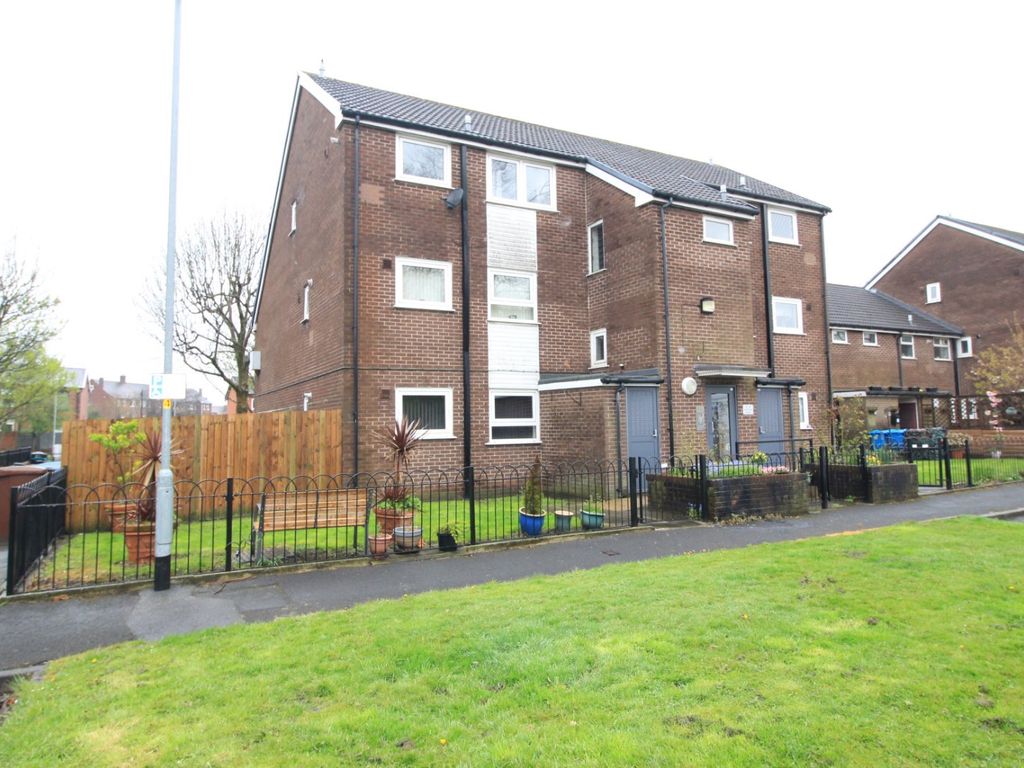1 bed flat for sale in Bamford Street, Royton, Oldham, Greater Manchester OL2, £80,000