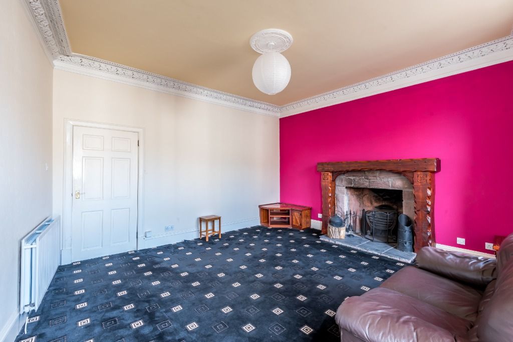 4 bed flat for sale in High Street, Arbroath, Angus DD11, £94,000