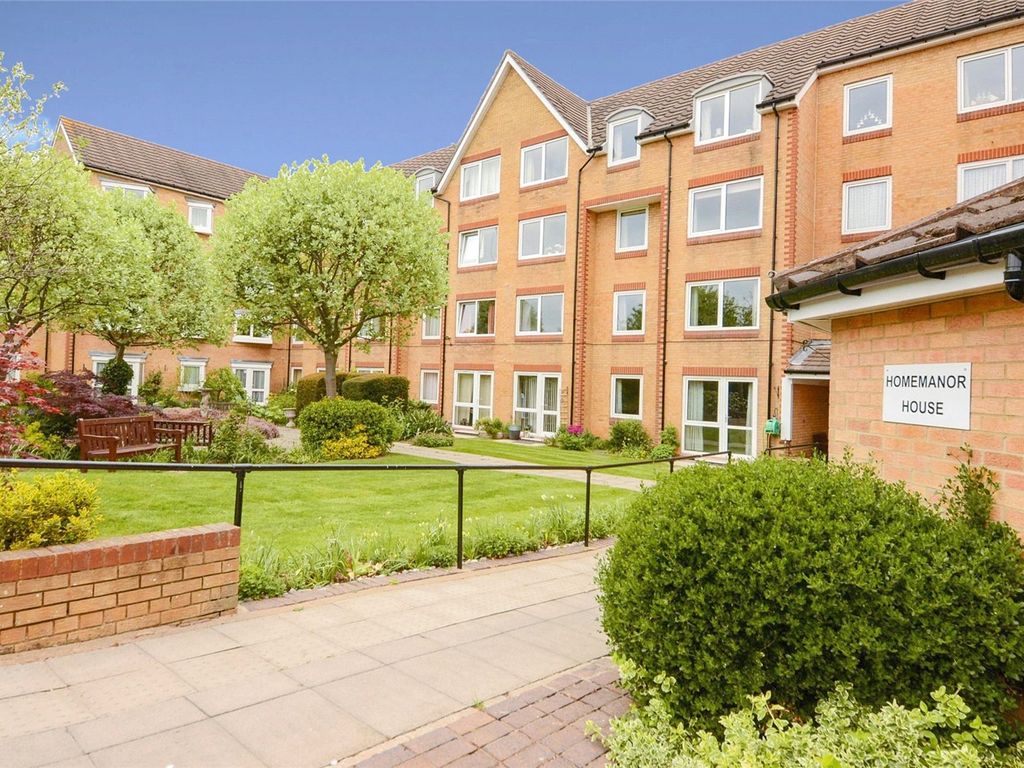 2 bed flat for sale in Cassio Road, Watford, Hertfordshire WD18, £90,000