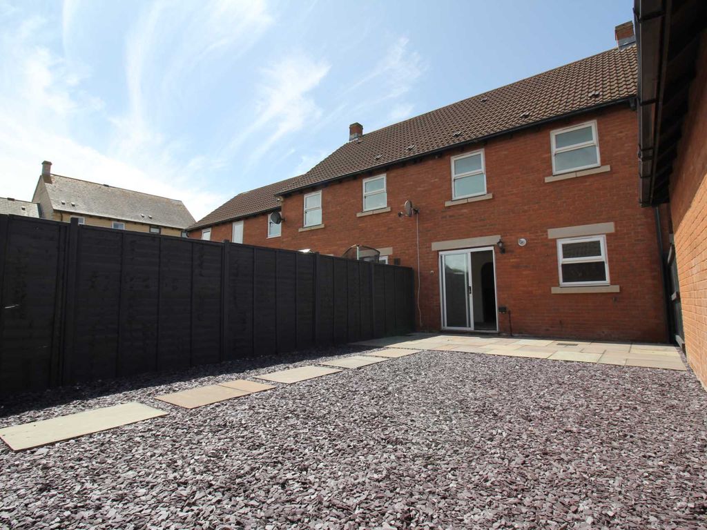 3 bed terraced house for sale in Carberry View, Weston Village BS24, £235,000