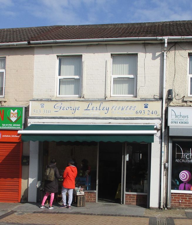Retail premises for sale in Cricklade Road, Swindon SN2, £235,000