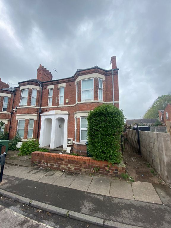 6 bed end terrace house for sale in Northumberland Road, Coventry CV1, £280,000