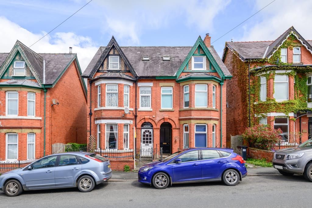 5 bed semi-detached house for sale in Dyffryn Road, Llandrindod Wells LD1, £175,000