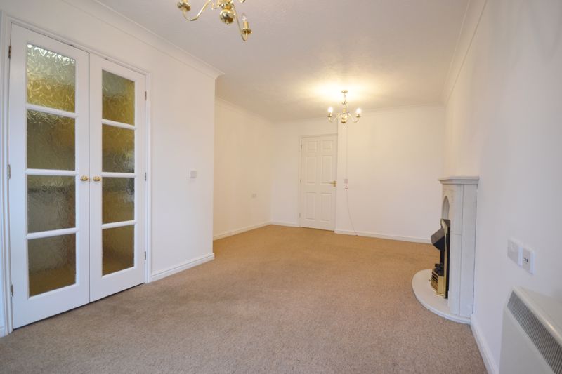 2 bed flat for sale in Alder Court, Cambridge CB4, £220,000