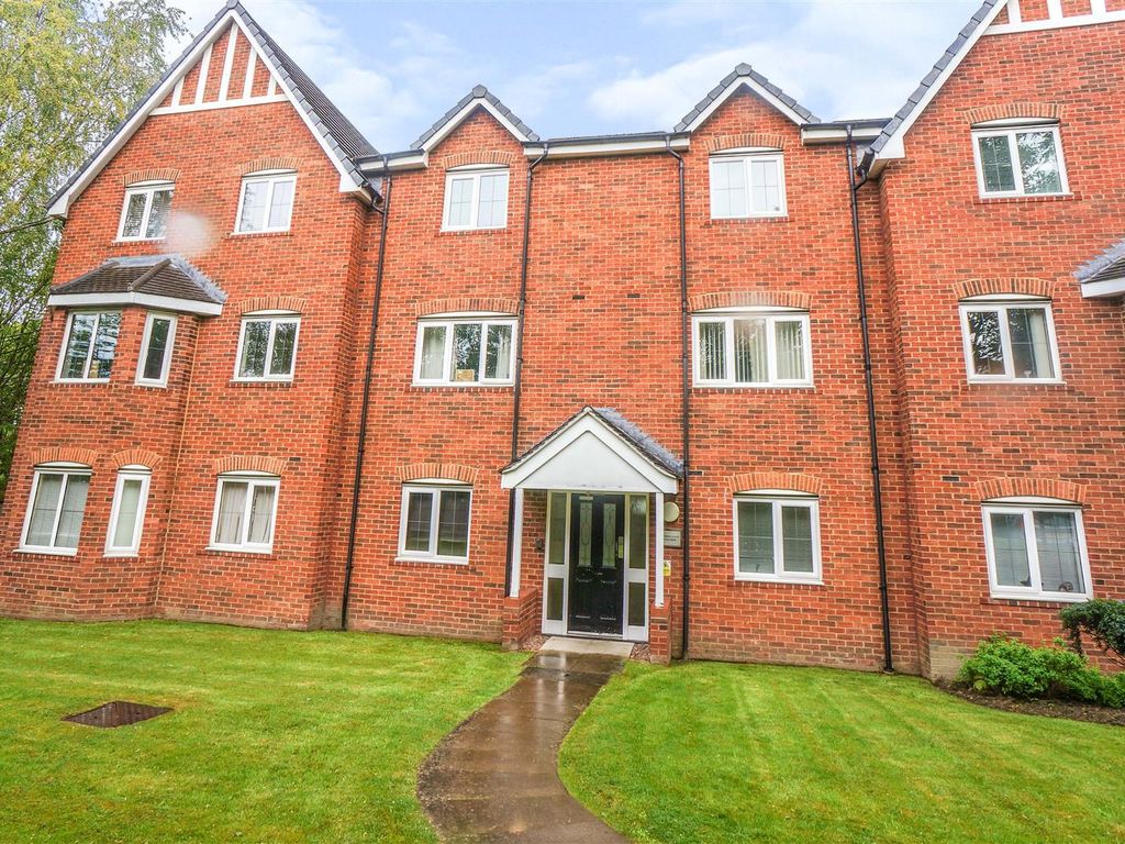 2 bed flat for sale in Castle Mews, Pontefract WF8, £95,000