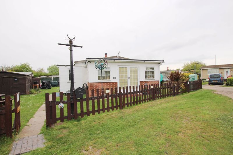 3 bed detached bungalow for sale in Humberston Fitties, Humberston, Grimsby DN36, £155,000
