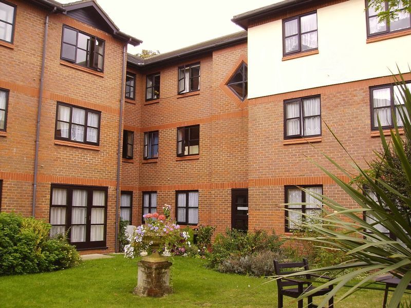 1 bed flat for sale in Brandreth Court, Harrow HA1, £120,000