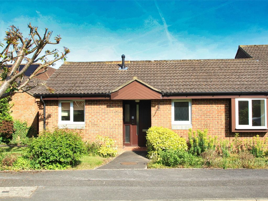 2 bed bungalow for sale in Burpham, Guildford, Surrey GU4, £250,000