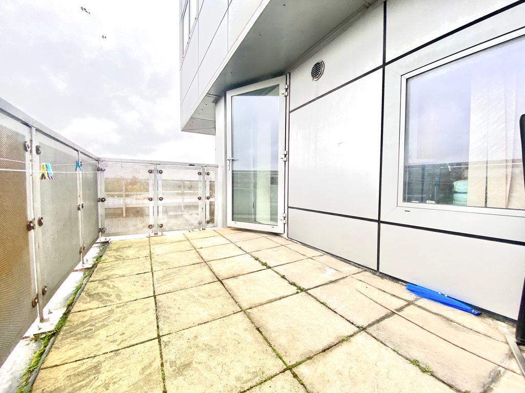 1 bed flat for sale in Navigation Street, The Horizon Building, Leicester LE1, £69,950
