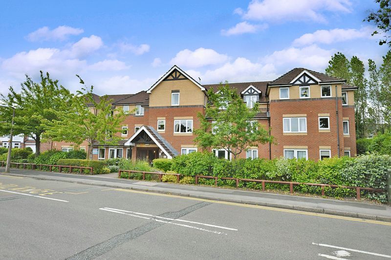 2 bed flat for sale in Aynsley Court, Solihull B90, £110,000