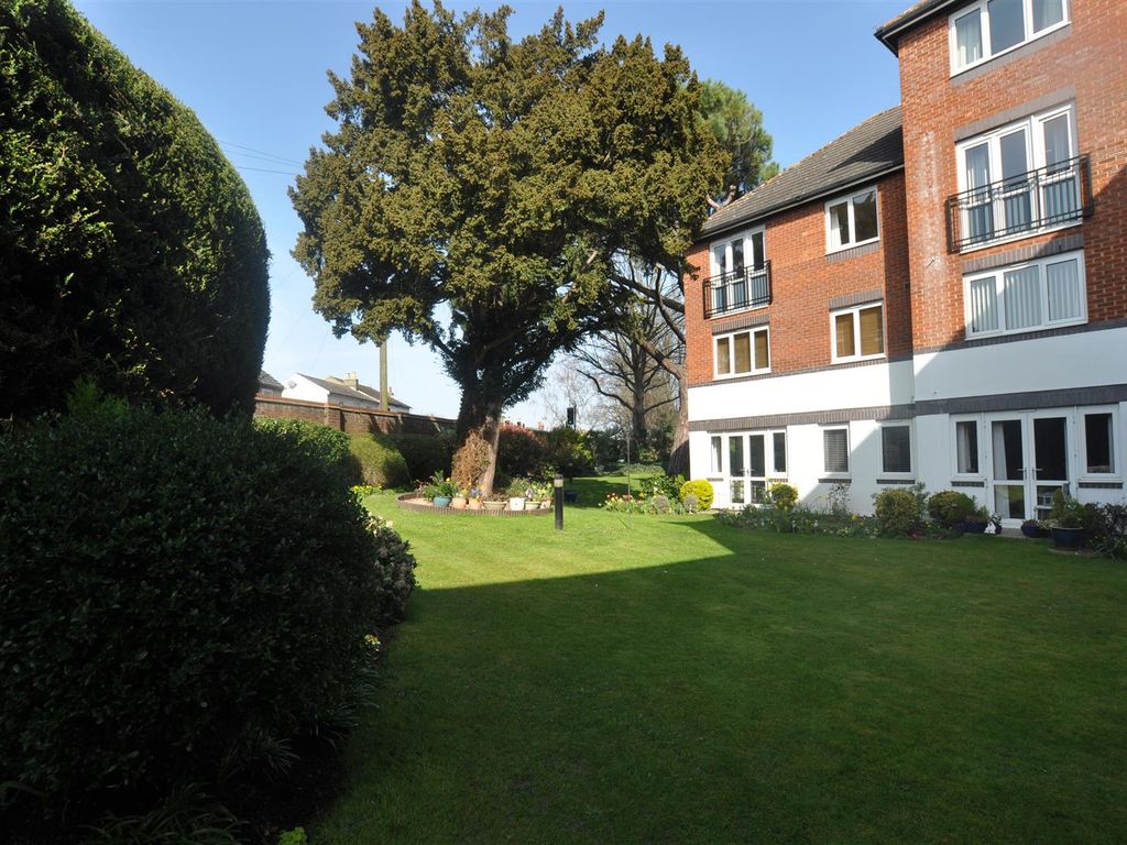 1 bed flat for sale in Bedford Road, Hitchin SG5, £139,950
