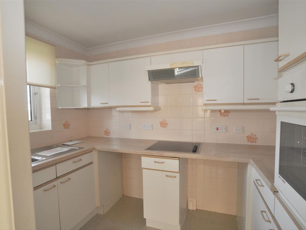 1 bed flat for sale in Bedford Road, Hitchin SG5, £139,950
