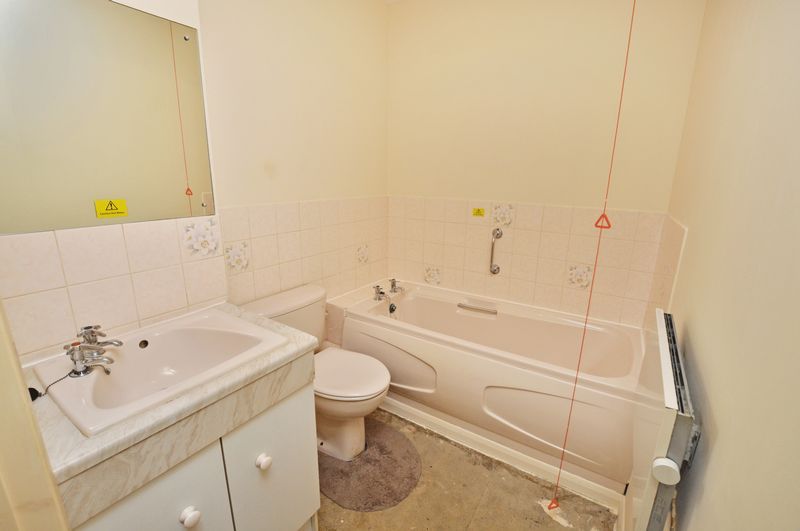 1 bed flat for sale in Beck Court, Beckenham BR3, £140,000