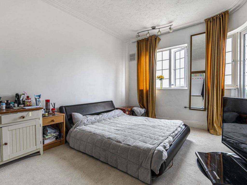 2 bed flat for sale in Stoke Abbott Court, Stoke Abbott Road, Worthing BN11, £200,000