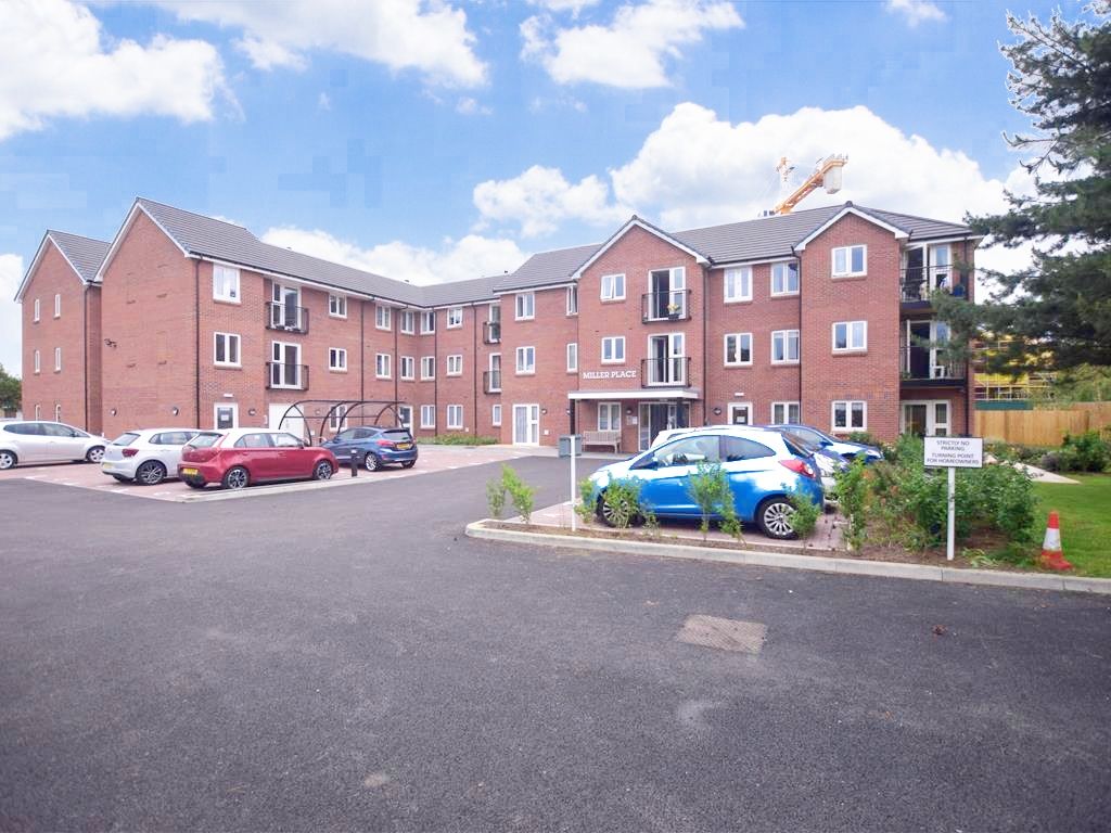 1 bed flat for sale in High View, Bedford MK41, £230,000