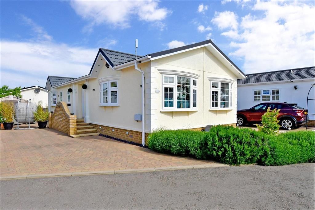 2 bed bungalow for sale in Magnolia Walk, Herne Bay, Kent CT6, £280,000