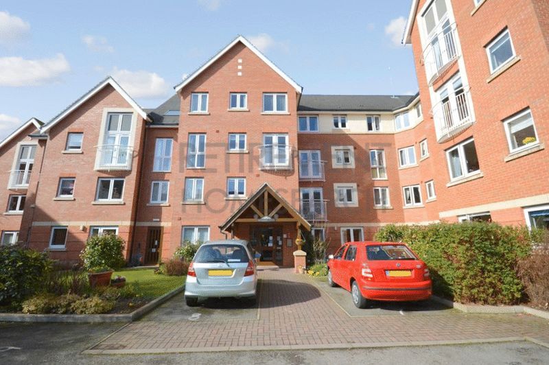 2 bed flat for sale in Hathaway Court, Stratford-Upon-Avon CV37, £159,000