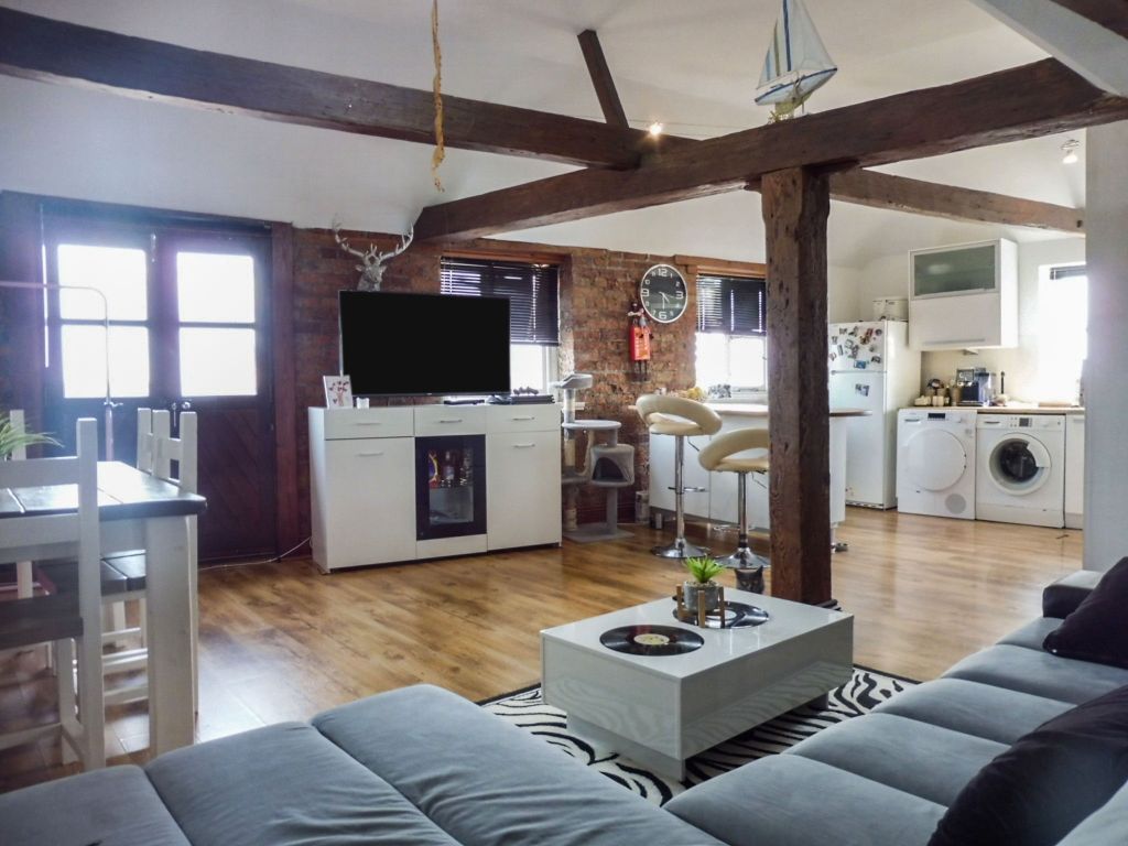 2 bed penthouse for sale in Old Market, Wisbech PE13, £100,000
