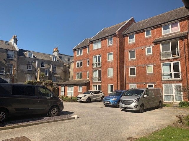 2 bed flat for sale in Eastern Road, Brighton BN2, £138,000