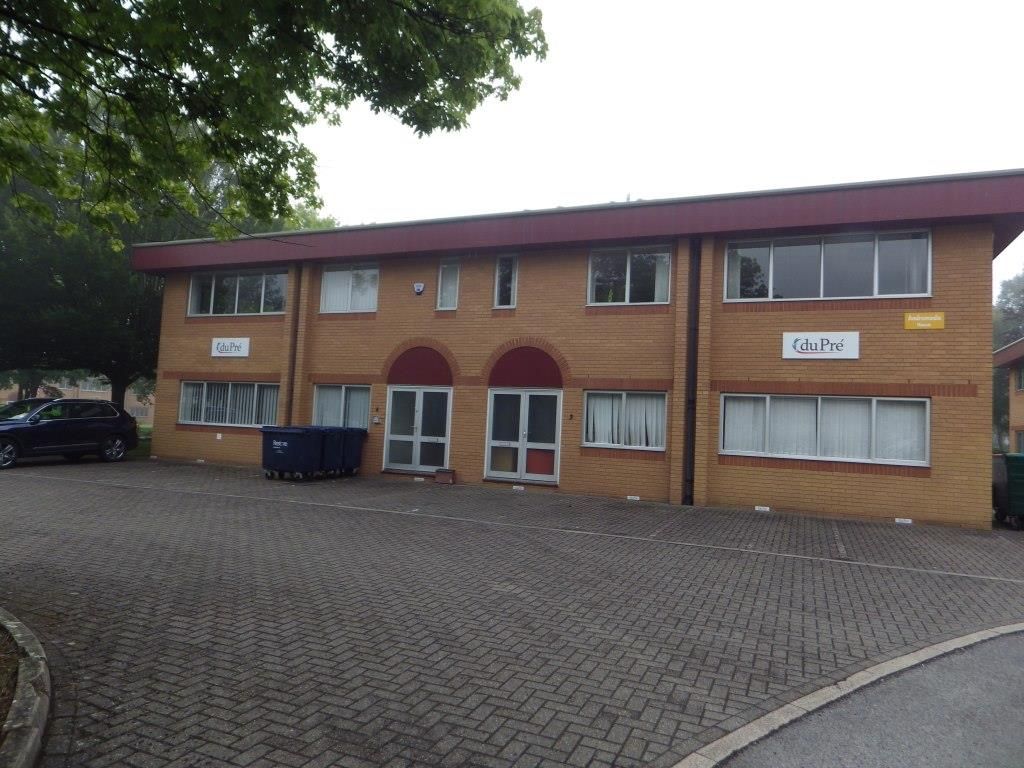 Office for sale in Reading RG7, £425,000