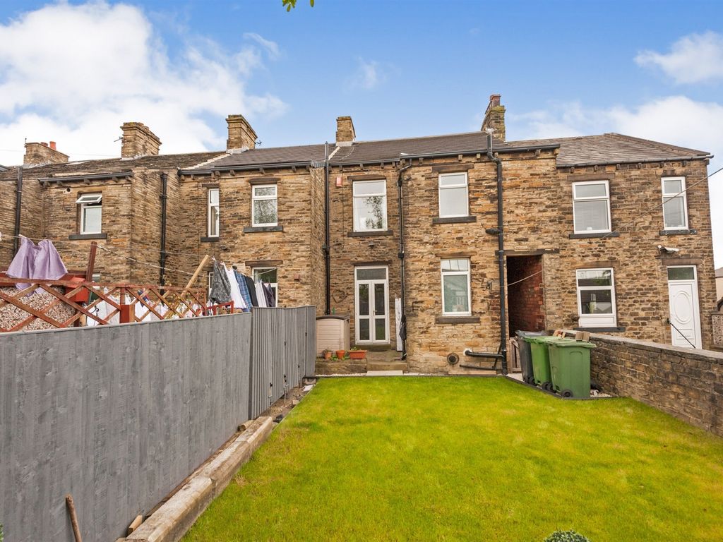3 bed terraced house for sale in Bradford Road, East Bierley, Bradford BD4, £200,000