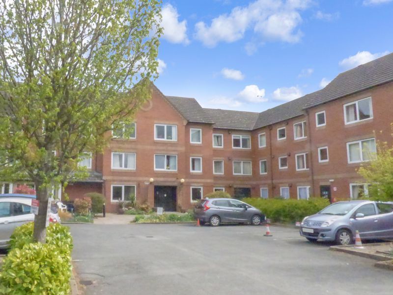 1 bed flat for sale in Homesmith House, Evesham WR11, £56,950