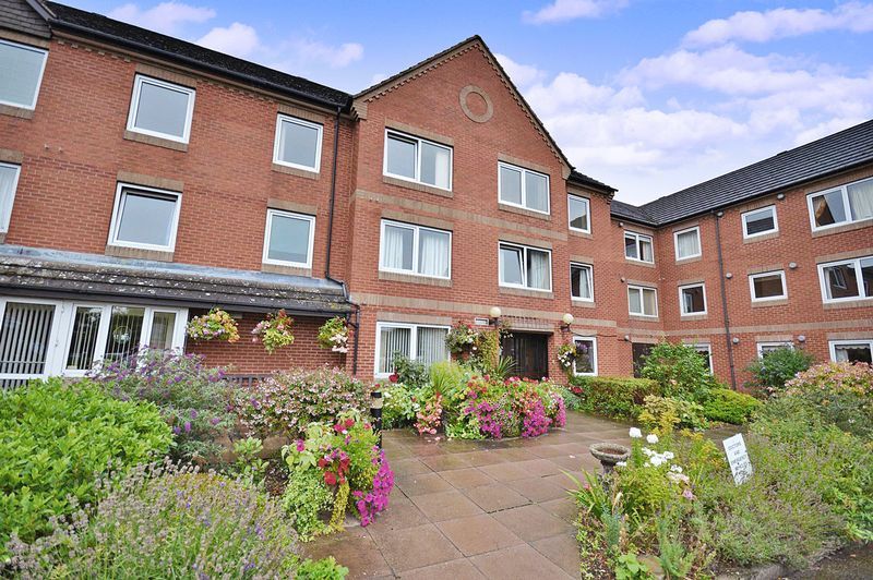 1 bed flat for sale in Homesmith House, Evesham WR11, £56,950