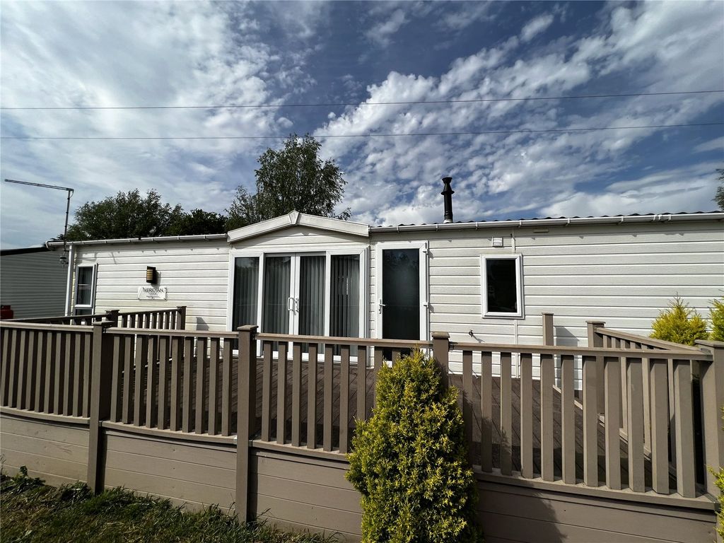 2 bed mobile/park home for sale in New River Bank, Littleport, Ely CB7, £70,000