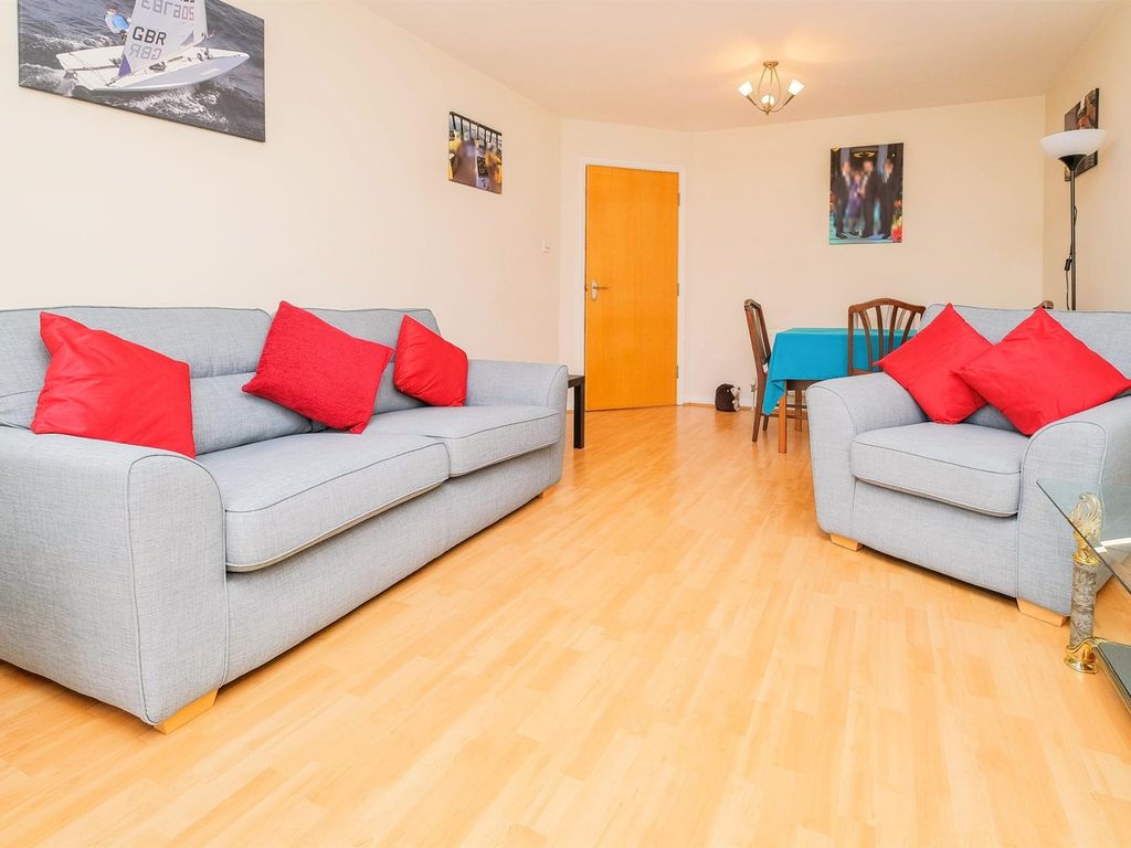 2 bed flat for sale in Quebec Quay, Liverpool L3, £195,000