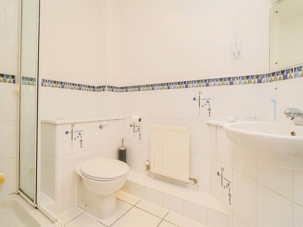 2 bed flat for sale in Quebec Quay, Liverpool L3, £195,000