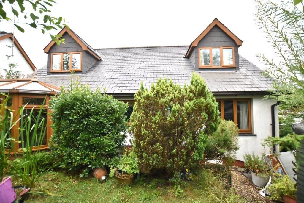 4 bed detached bungalow for sale in New Inn, Pencader, Carmarthenshire, 9Be SA39, £273,000