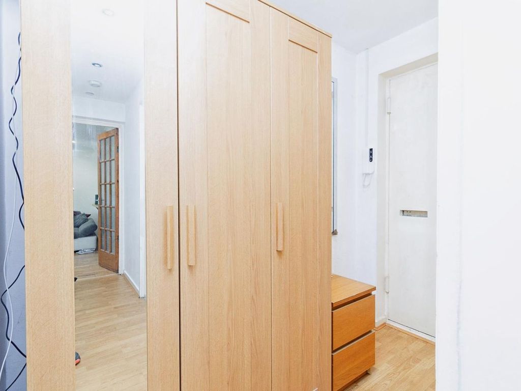1 bed flat for sale in Mullen Avenue, Milton Keynes MK14, £140,000