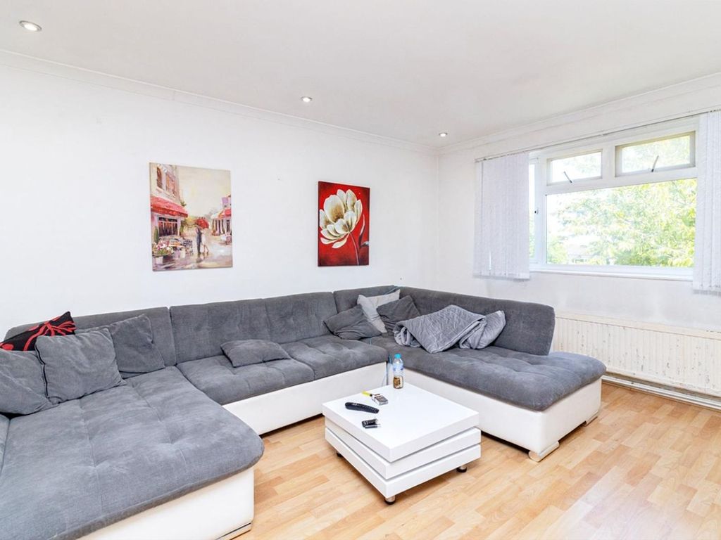 1 bed flat for sale in Mullen Avenue, Milton Keynes MK14, £140,000