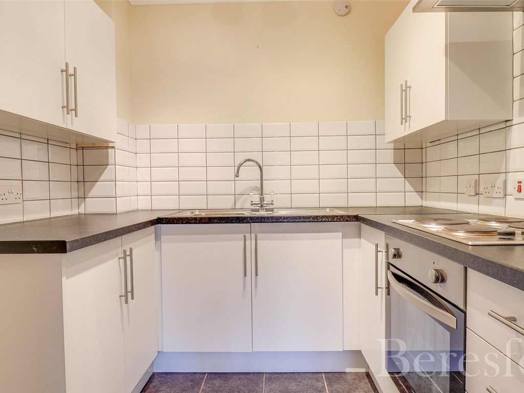 1 bed flat for sale in Ravenscourt, Sawyers Hall Lane CM15, £215,000